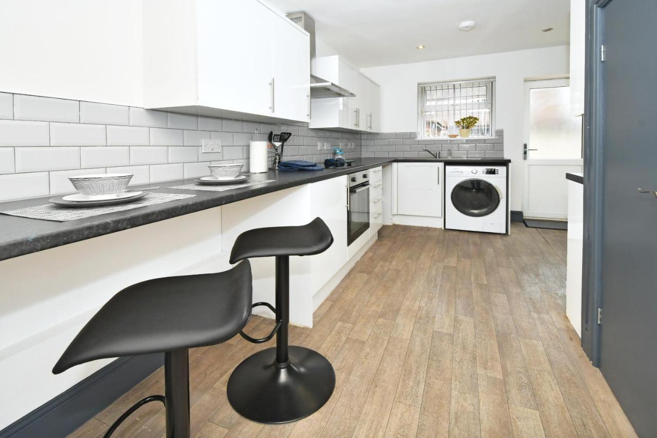 Townhouse @ Chiltern Place Newcastle Under Lyme Silverdale  Екстериор снимка